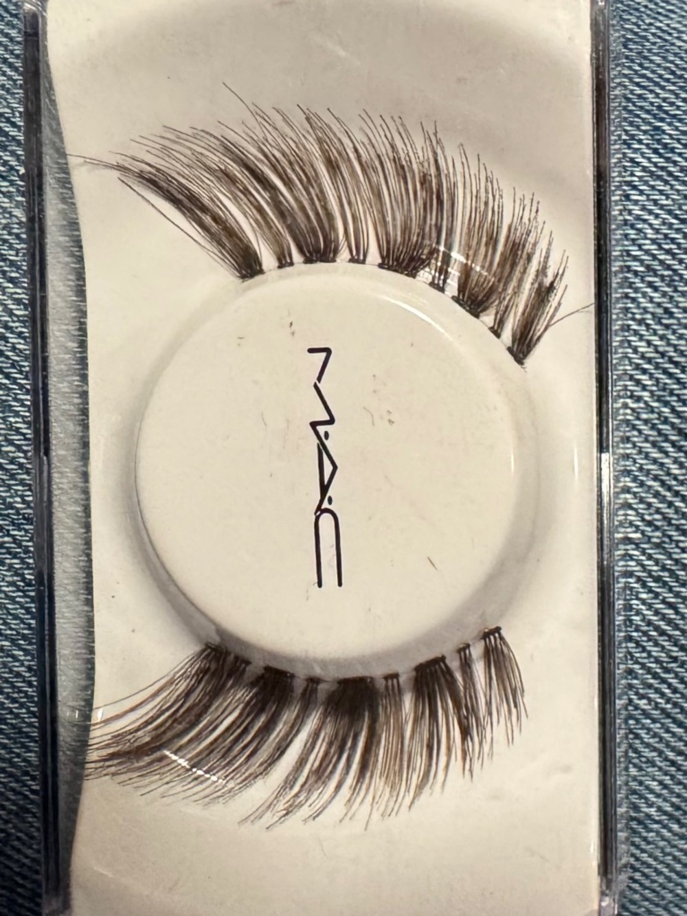 Brand new RARE MAC Cosmetics false lashes no. 44